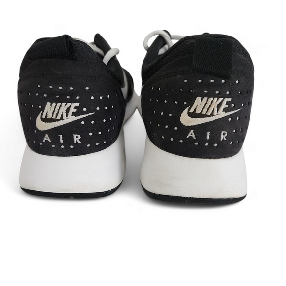 NIKE Air Max Tavas Black/White 10.5 - Picture 3 of 12